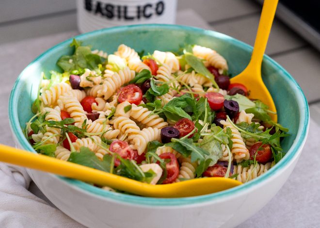 salad pasta yang dingin, sederhana dan lezat