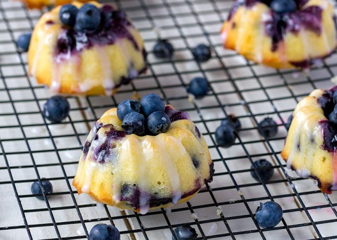 Cupcake Yogurt Blueberry Mini dengan Lemon Glaze