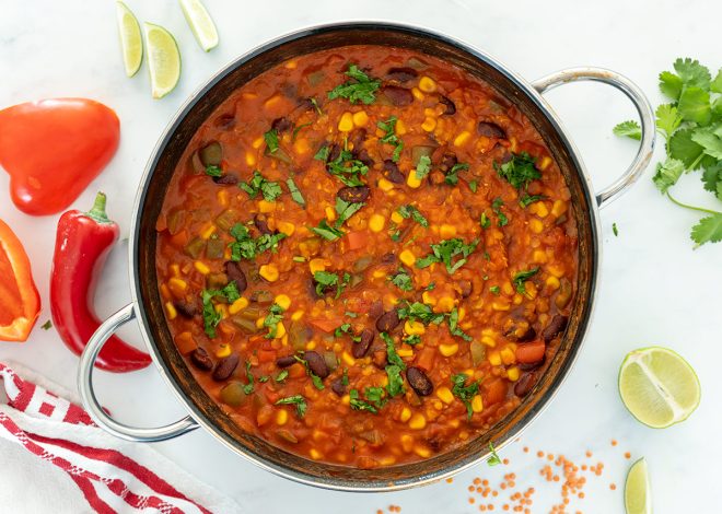 Cabai tanpa daging dengan lentil merah: resep mudah dan sehat